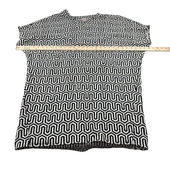 Chicos Womens Geometric Print Tunic Blouse Size 8/10 Black & White Polyester - Picture 4 of 6